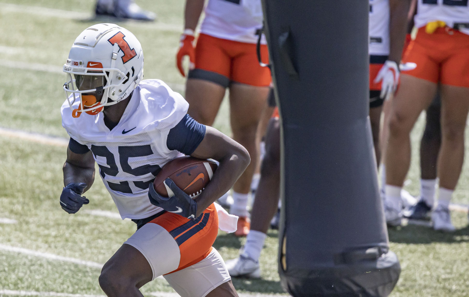 Illinois football practice 4 080221.JPG